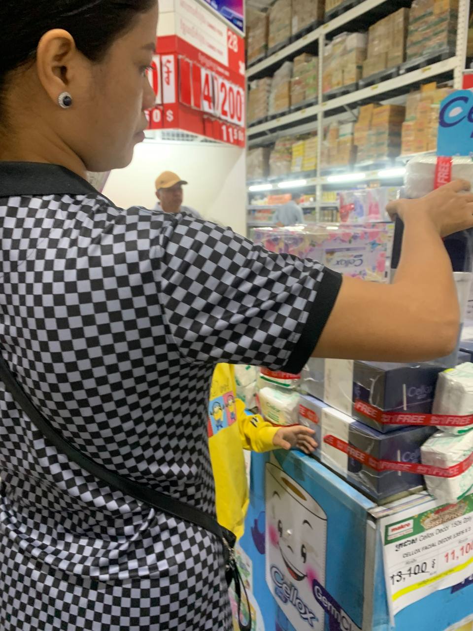 Modern Trade Distribution of Cellox and Hygienist Products by BJC at Makro Cambodia 12 Dec - Image 35